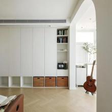 63㎡簡約三居，改動一面墻，拯救“長滿鞋”的極窄玄關(guān)！