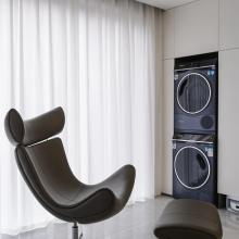 138㎡極簡(jiǎn)黑白灰：仿若隔山燈火，清簡(jiǎn)溫情的家居美學(xué)！