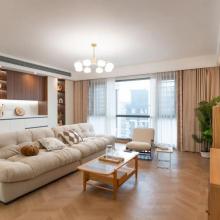 128㎡原木中古風(fēng)：巧用留白與軟裝，打造通透舒適居所！