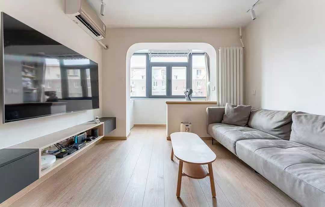 60㎡原木風(fēng)，吧臺(tái)+小木屋的衣帽間，溫馨浪漫