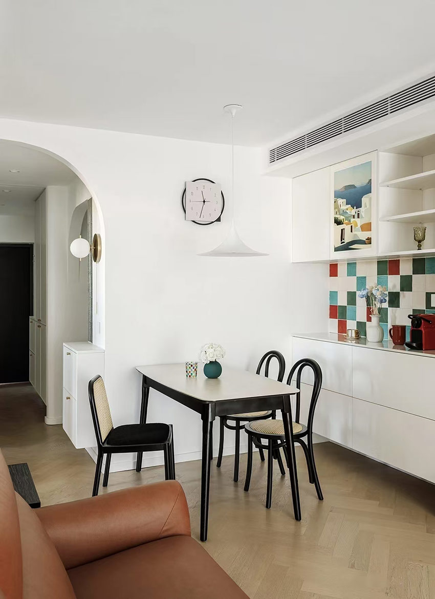 63㎡簡約三居，改動一面墻，拯救“長滿鞋”的極窄玄關(guān)！